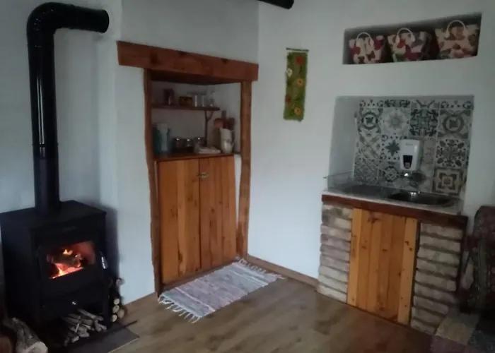 Apartment Rustic Village Retreat